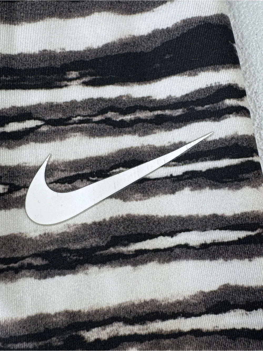Nike Pro‎ Athletic Capri Womens M Medium Black Grey Pull On Mid Rise Skinny Leg
